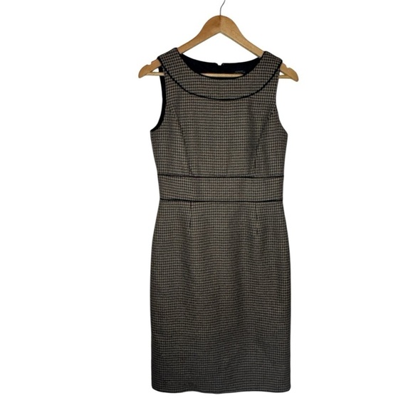 Tahari Tan Black Sleeveless Houndstooth Sheath Knee Length Dress Size 4 - Picture 1 of 4